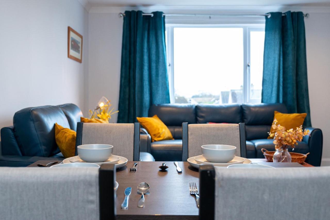 Lovely 3-Bedroom Flat With Free Parking Bridge of Allan Exterior photo