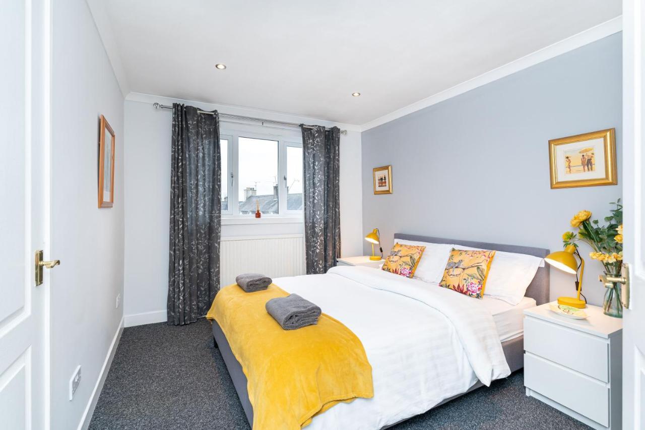 Lovely 3-Bedroom Flat With Free Parking Bridge of Allan Exterior photo