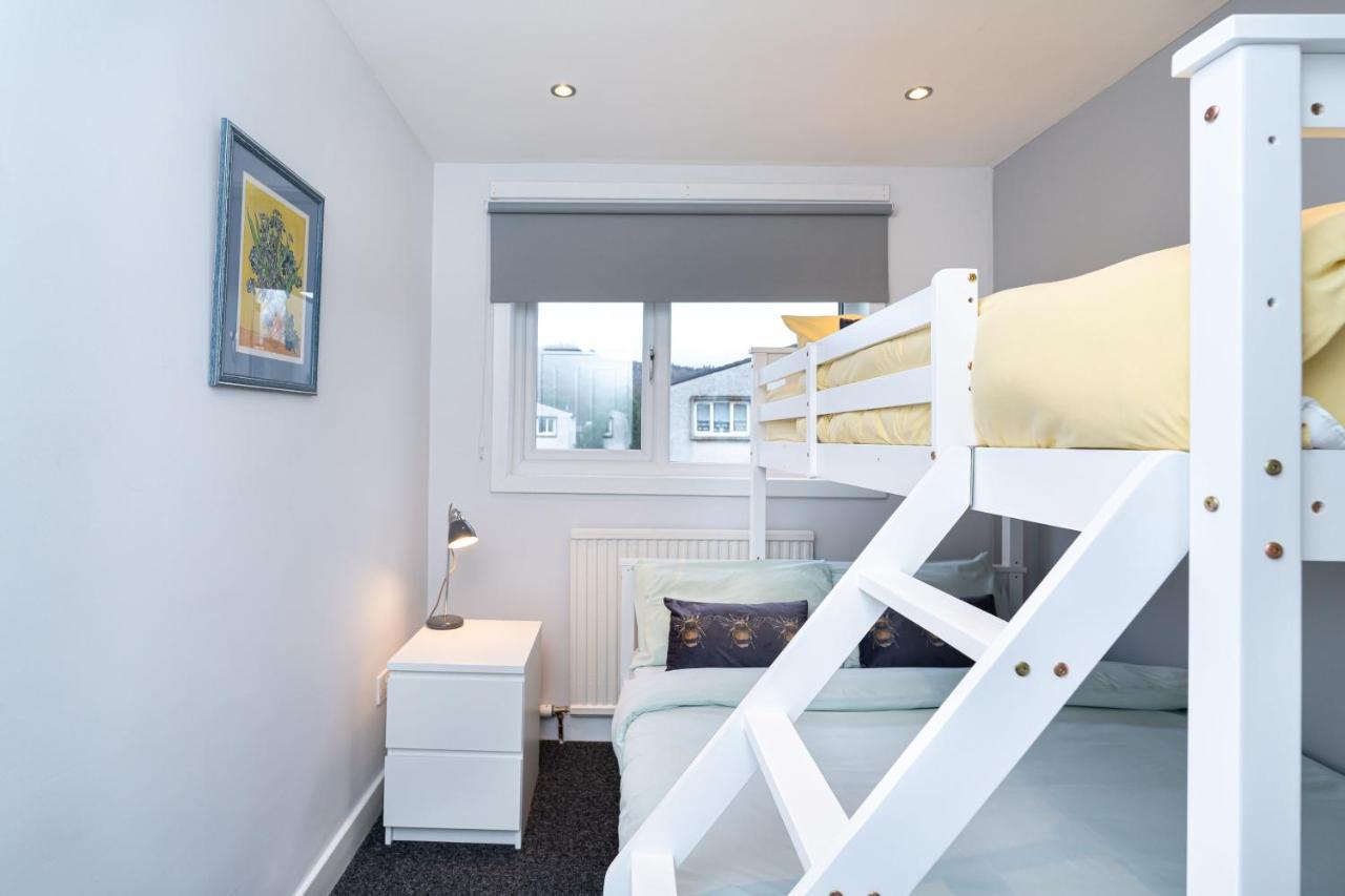 Lovely 3-Bedroom Flat With Free Parking Bridge of Allan Exterior photo